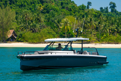 Axopar_37_ST_gallery_DSC01268__ScaleWidthWzQ2MF0