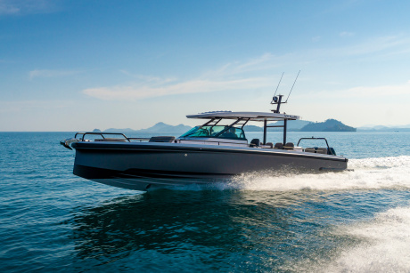 Axopar_37_ST_gallery_DSC01617__ScaleWidthWzQ2MF0