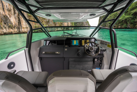 Axopar_37_ST_gallery_DSC08628__ScaleWidthWzQ2MF0