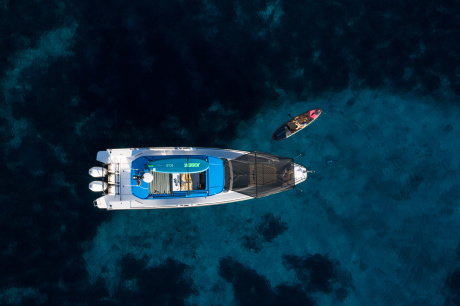 Axopar_37_ST_gallery_tomasmoyaphoto_110971_0266__ScaleWidthWzQ2MF0